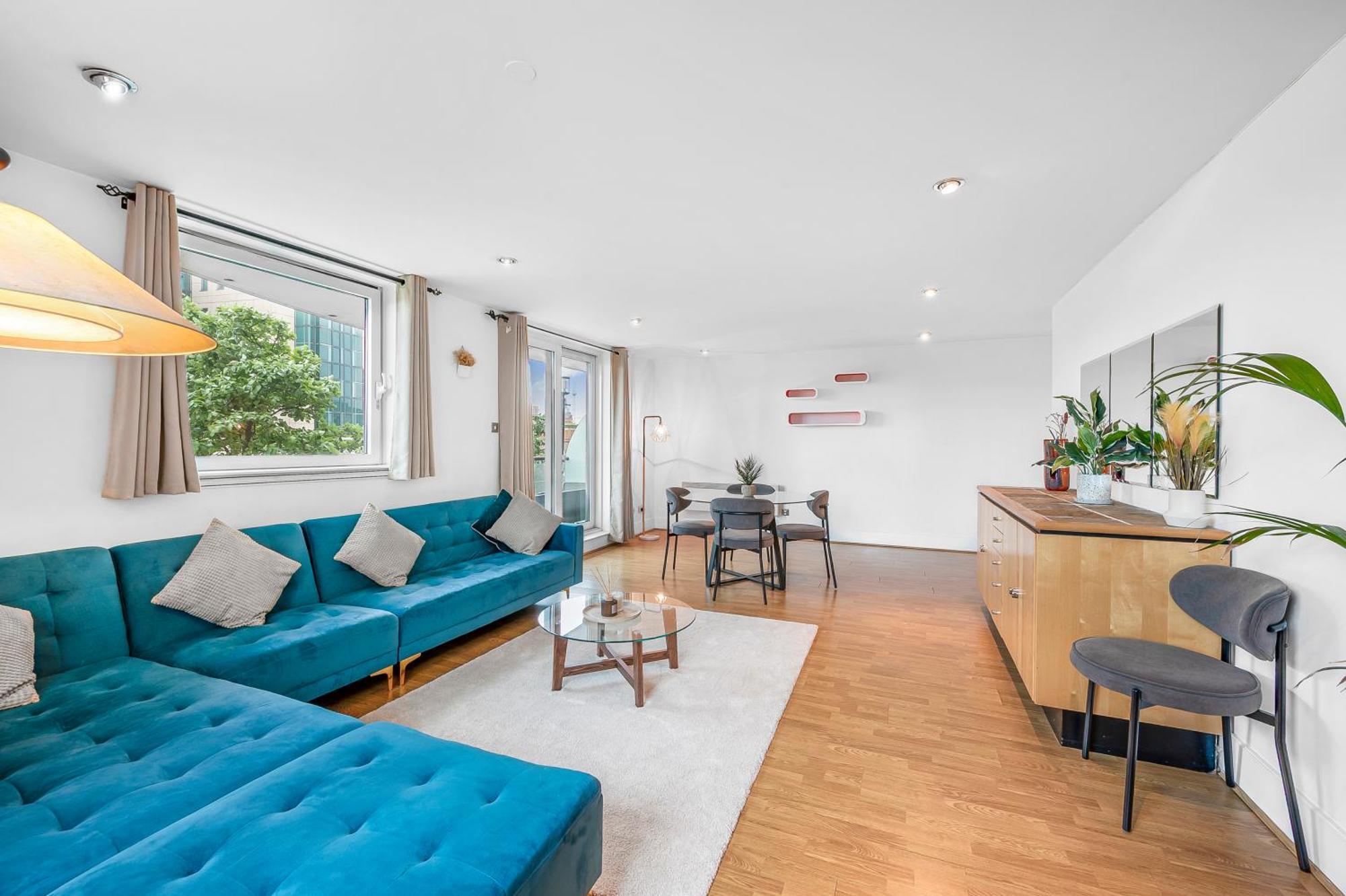 Riverside With Balcony, 1 Min Walk To Vauxhall Station