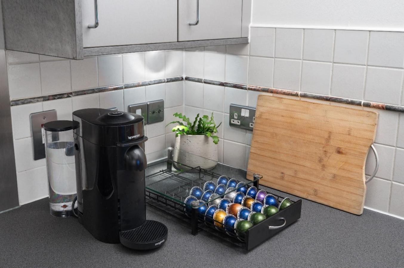 Apartment Riverside With Balcony, 1 Min Walk To Vauxhall Station
